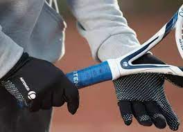 Can Professional Tennis Players Wear Gloves?